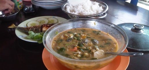Kapurung Makanan Khas Kampung Bugis